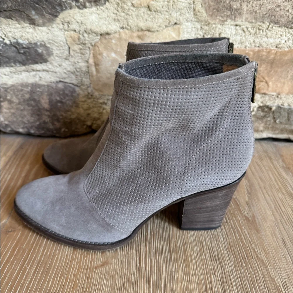 Aquatalia Faris Waterproof Suede perforated BOHO booties sz8 pricefirm